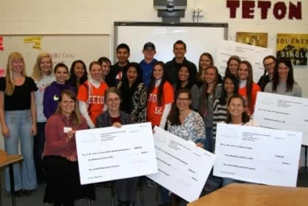 2014 Youth Philanthropy Program Celebrates!